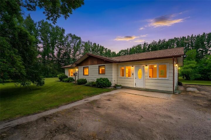 Property Photo:  47016 Pth 11 Path  MB R0E 0X0 
