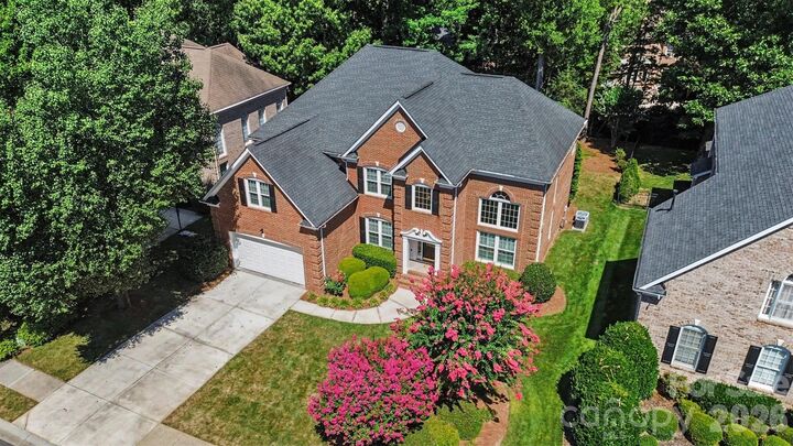 Property Photo: 10110 Paradise Ridge Road NC 28277