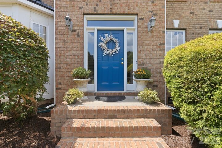 Property Photo: 6006 Embassy Court NC 28110