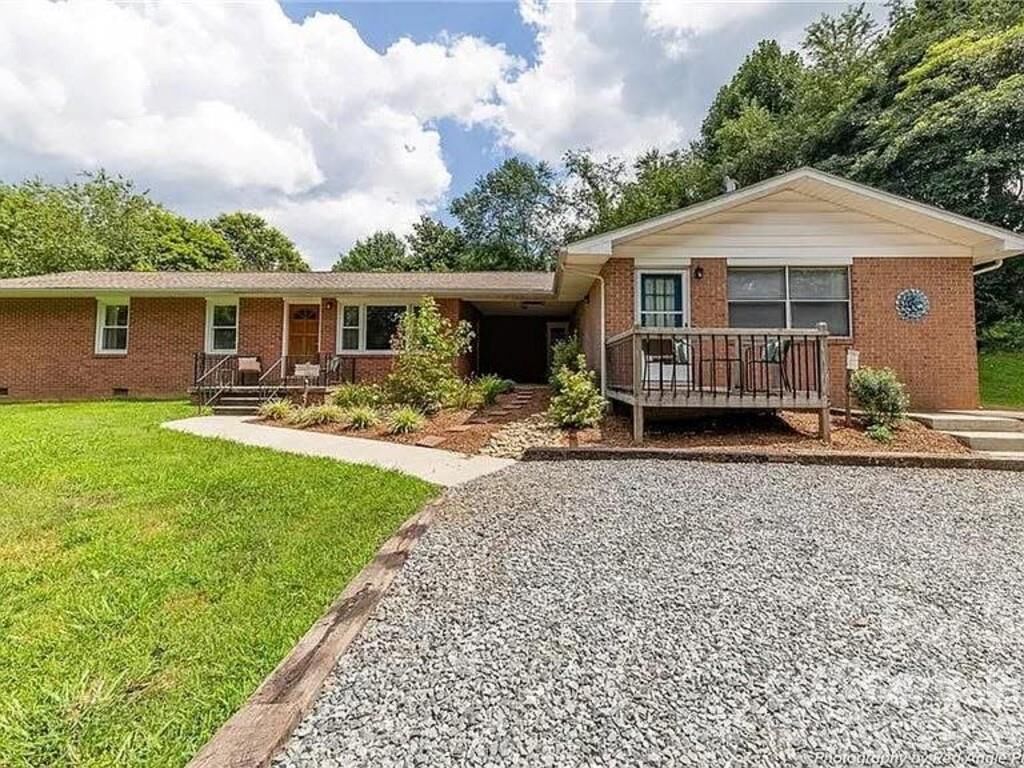 Property Photo: 96 Rolling Hills Road NC 28759