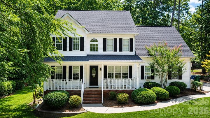 Property Photo:  1525 Hawthorne Drive  NC 28079 