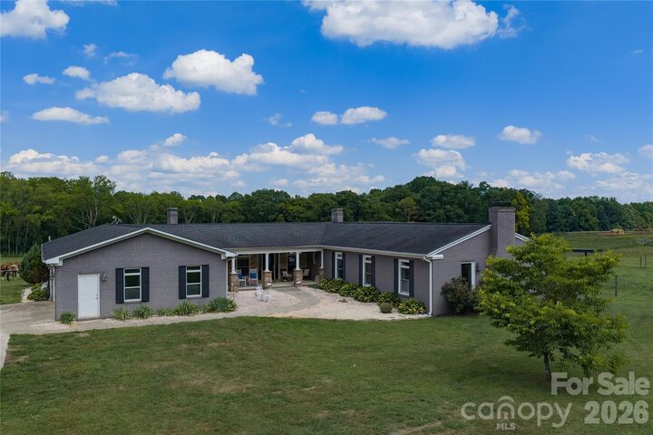 Property Photo: 1425 Hobson Road NC 27013