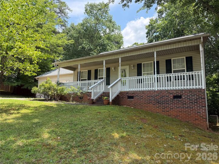 Property Photo: 147 Valley Glen Drive NC 28166