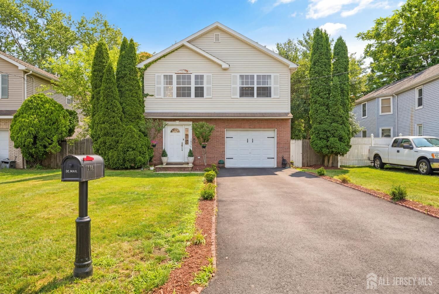 Property Photo: 2402 Hamlette Place NJ 07076