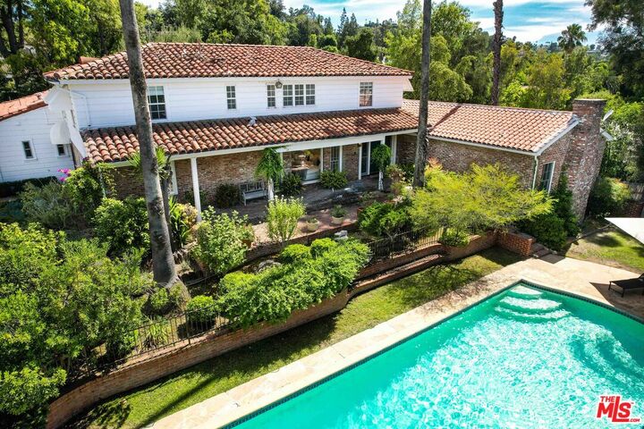 Property Photo:  17534 Corinthian Dr  CA 91316 