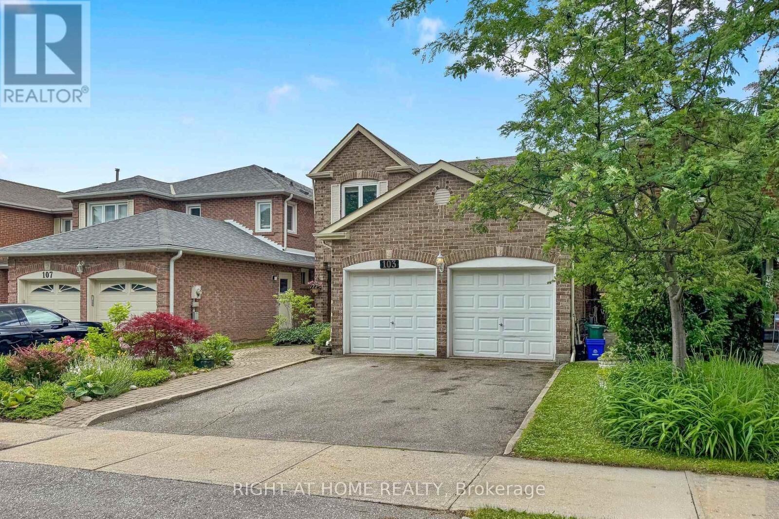 Property Photo:  103 Heatherton Way  ON L4J 3E7 
