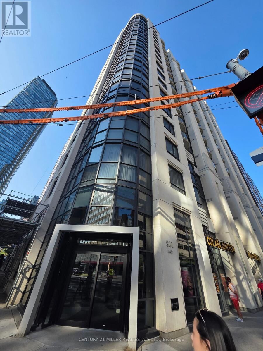 Property Photo:  801 Bay Street 202  ON M5S 1Y9 