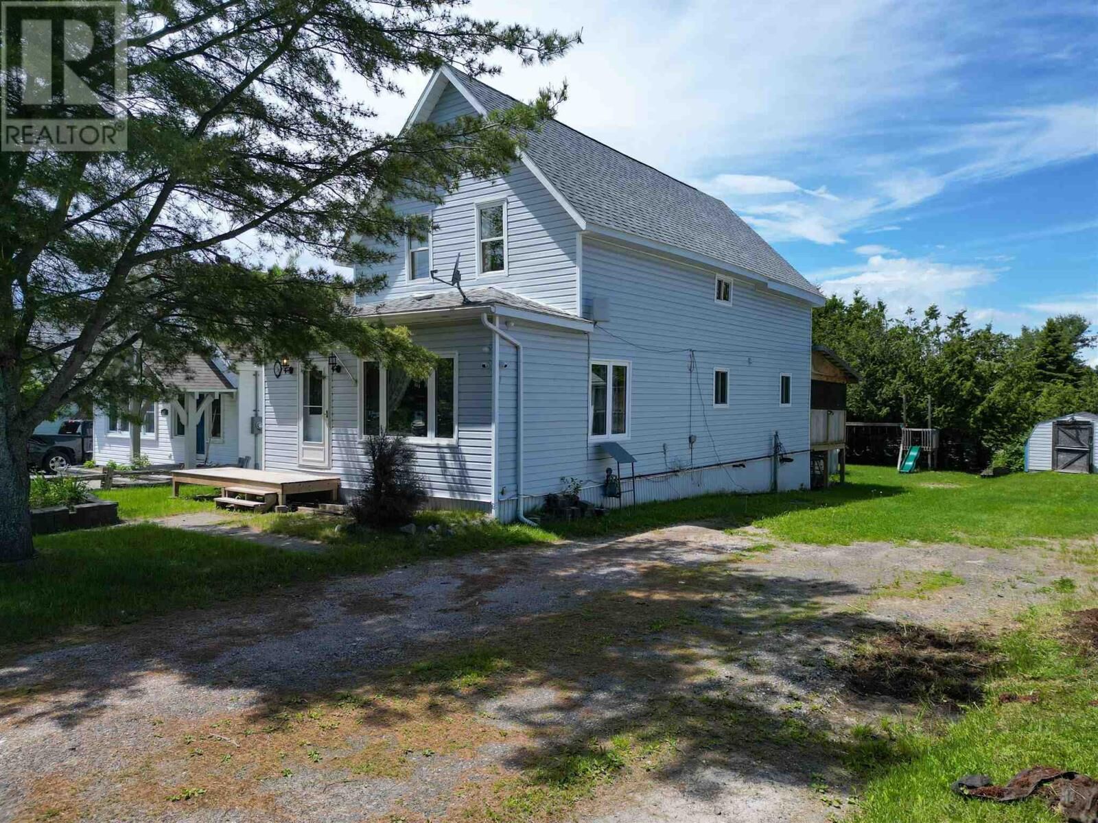 Property Photo: 138 Lakeside Ave ON P0R 1B0