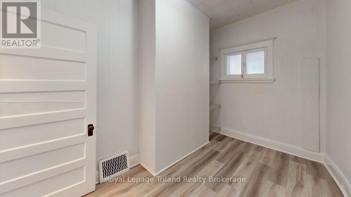 Property Photo: 279 Vansittart Avenue ON N4S 6G4