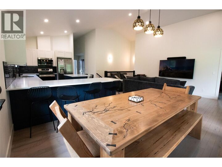 Property Photo: 2552 Sandstone Mews BC V0A 1K6