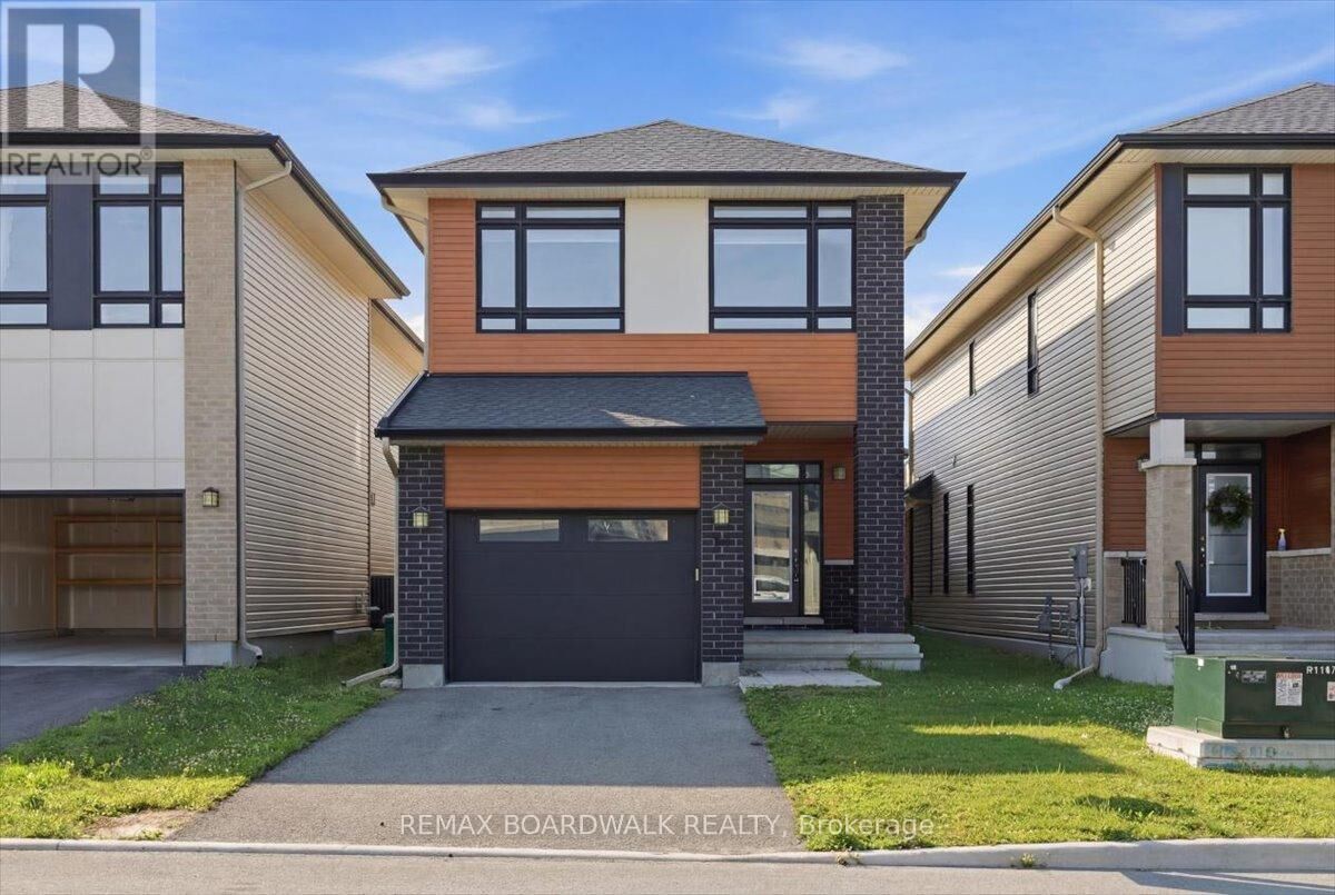 Property Photo:  54 Thunderbolt Street  ON K2S 1E7 