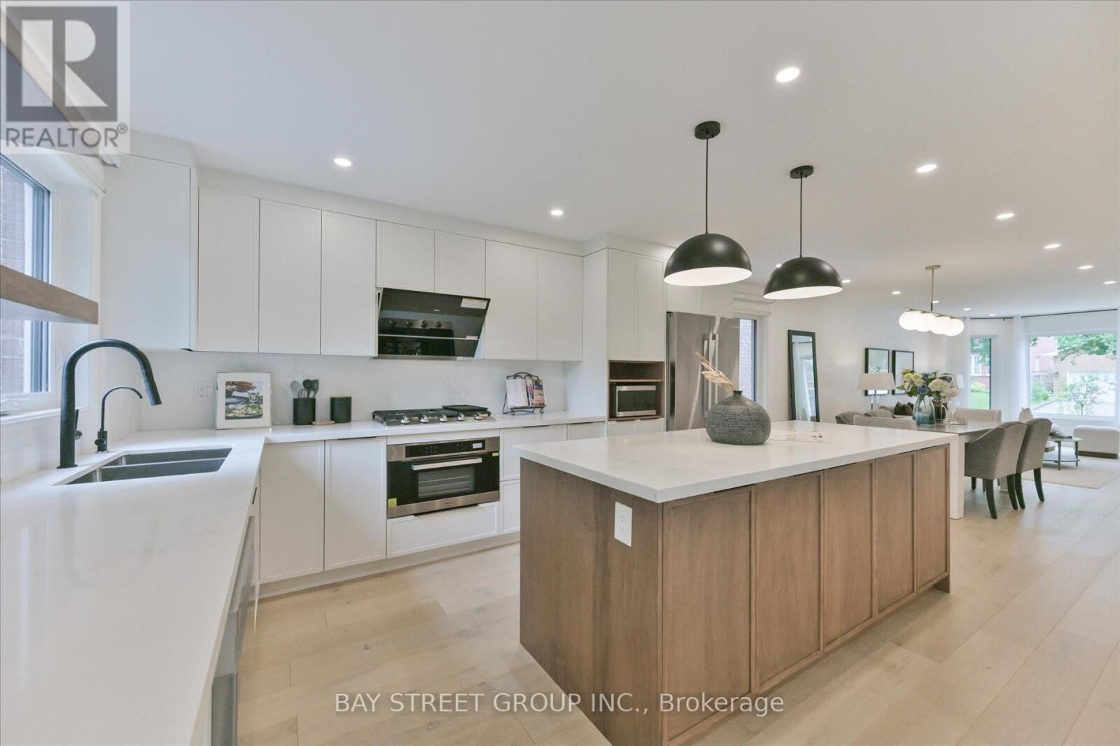 Property Photo: 49 Cygnus Drive ON L4C 8P1