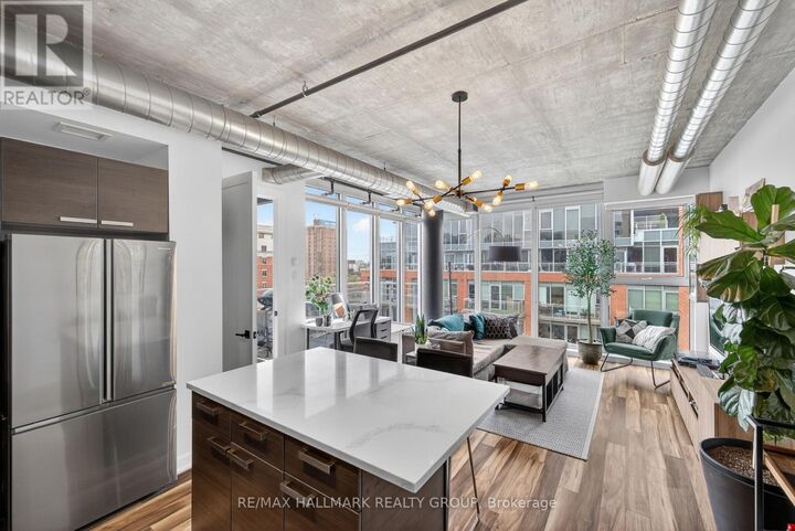 Property Photo:  349 McLeod Street 634  ON K2P 0S1 