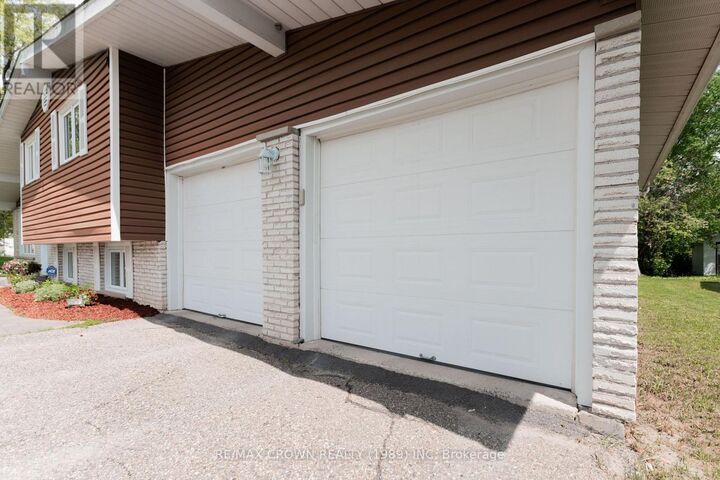 Property Photo: 11 Kent Place ON P5N 2Y9