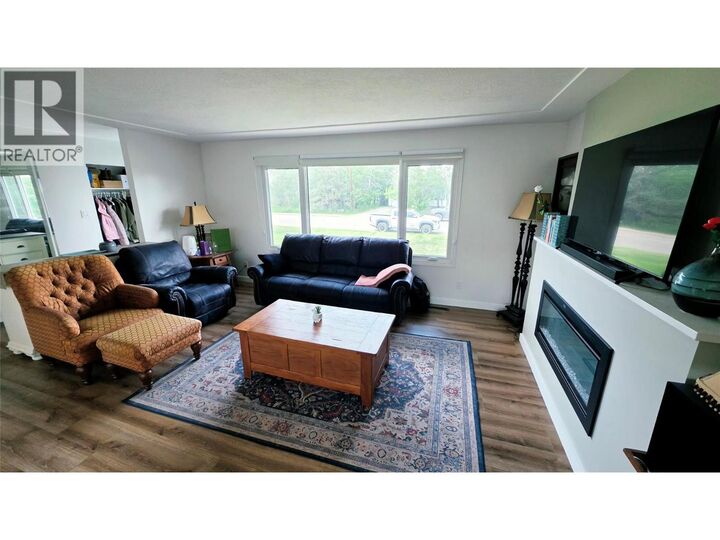 Property Photo: 1405 108 Avenue BC V1G 2T2