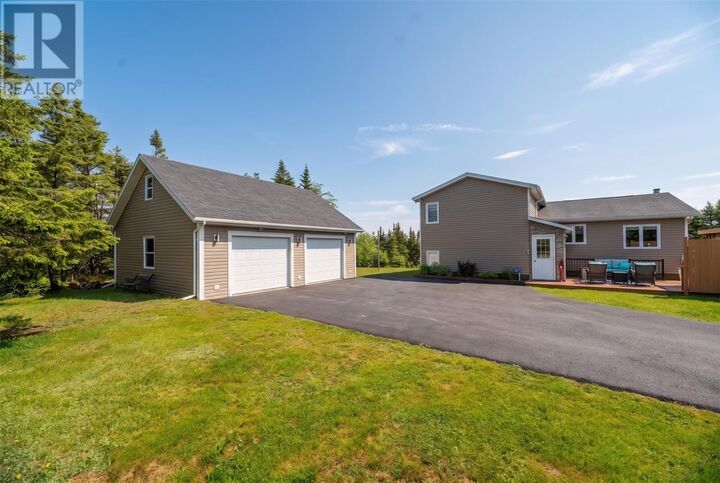 8 Etheridges Road — photo 1