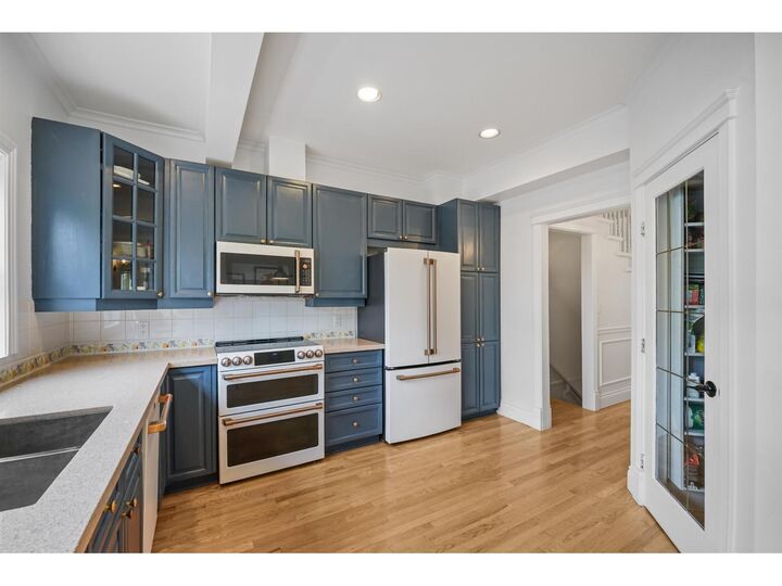 Property Photo: 15151 Buena Vista Avenue 6 BC V4B 1Y2