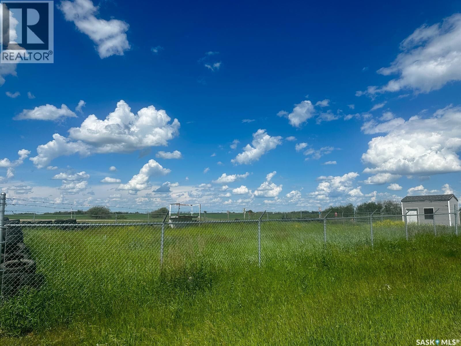 Property Photo:  413 Railway Street  SK S0K 2L0 