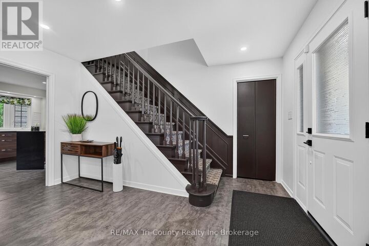 Property Photo: 25 Demeyere Avenue ON N4G 4Y2