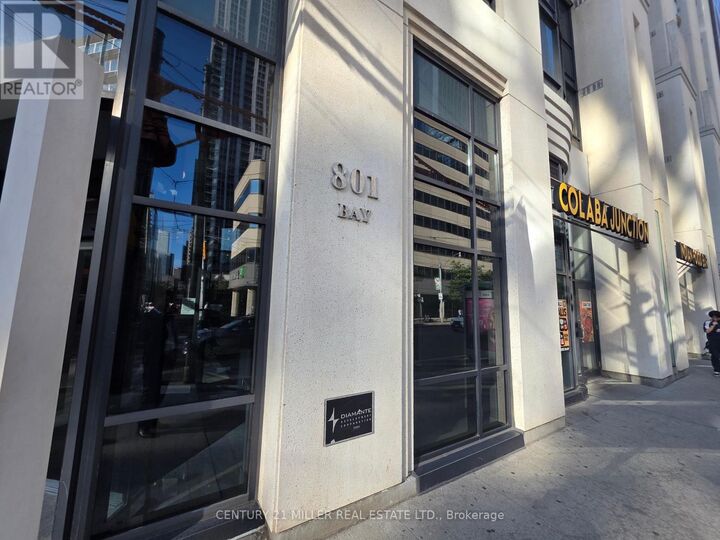 Property Photo: 801 Bay Street 202 ON M5S 1Y9