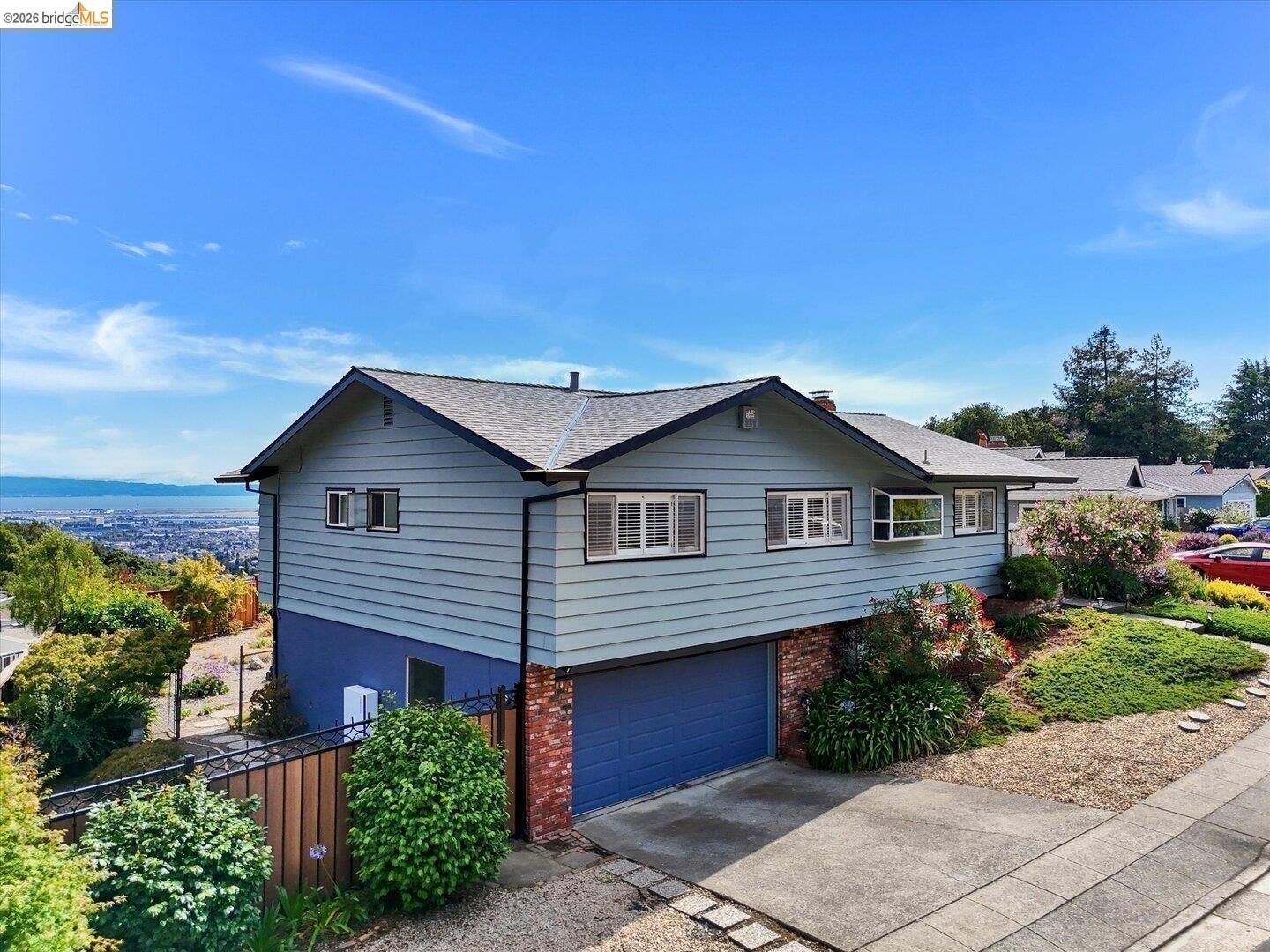 Property Photo: 585 Crestmont Dr CA 94619