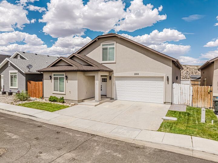Property Photo: 2908 Copper Trail NV 89801