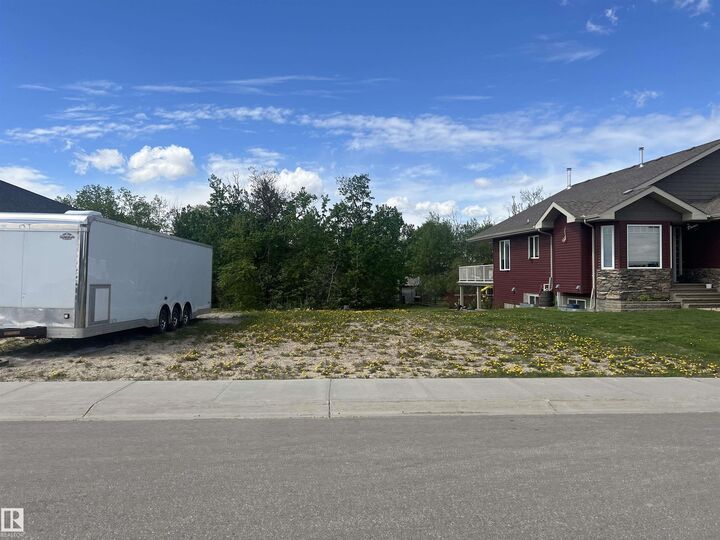 Property Photo:  15 Whitetail Point(E)  AB T0B 3H0 