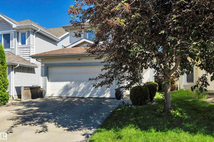 Photo de la propriété:  5912 8 Avenue SW  AB T6X 0G5 