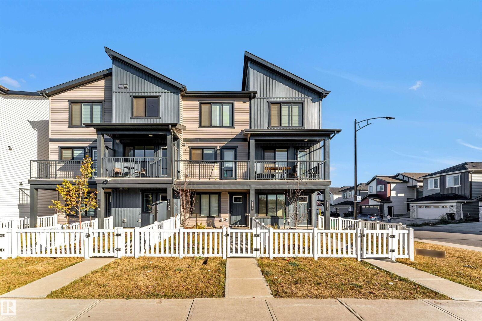 Property Photo:  1106 Aster Boulevard NW  AB T6T 2V2 