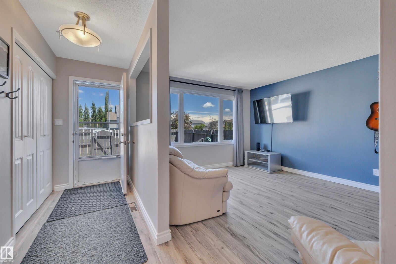 Property Photo:  650 Grandin Drive 2  AB T8R 1K4 