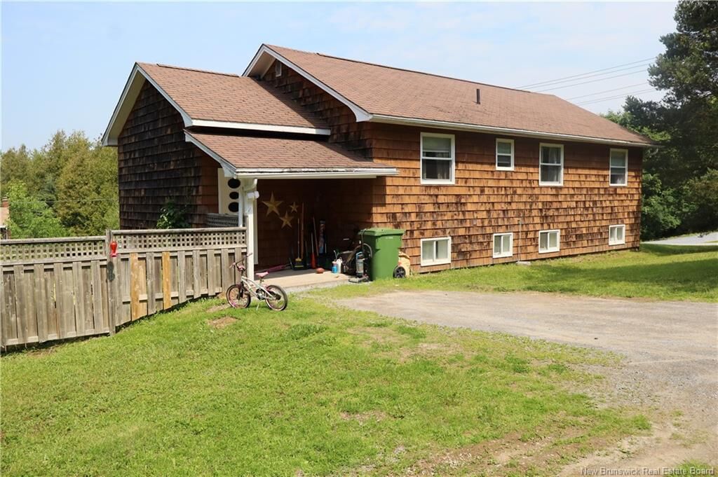 Property Photo: 44 Lyden Drive NB E2E 4H4