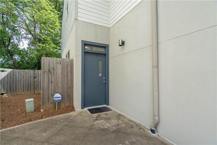 Property Photo:  1338 Rietveld Row NW  GA 30318 