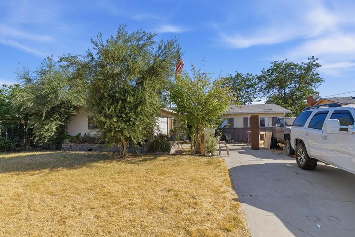 Property Photo:  1165 E Malone Street  CA 93230 
