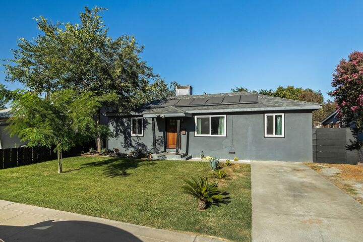 Property Photo:  820 S Bradley Street  CA 93292 