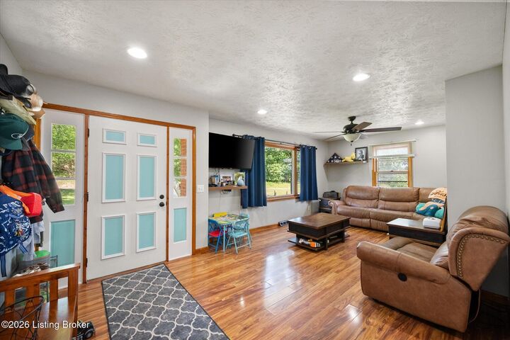 Property Photo: 4061 Mink Run Rd KY 40601