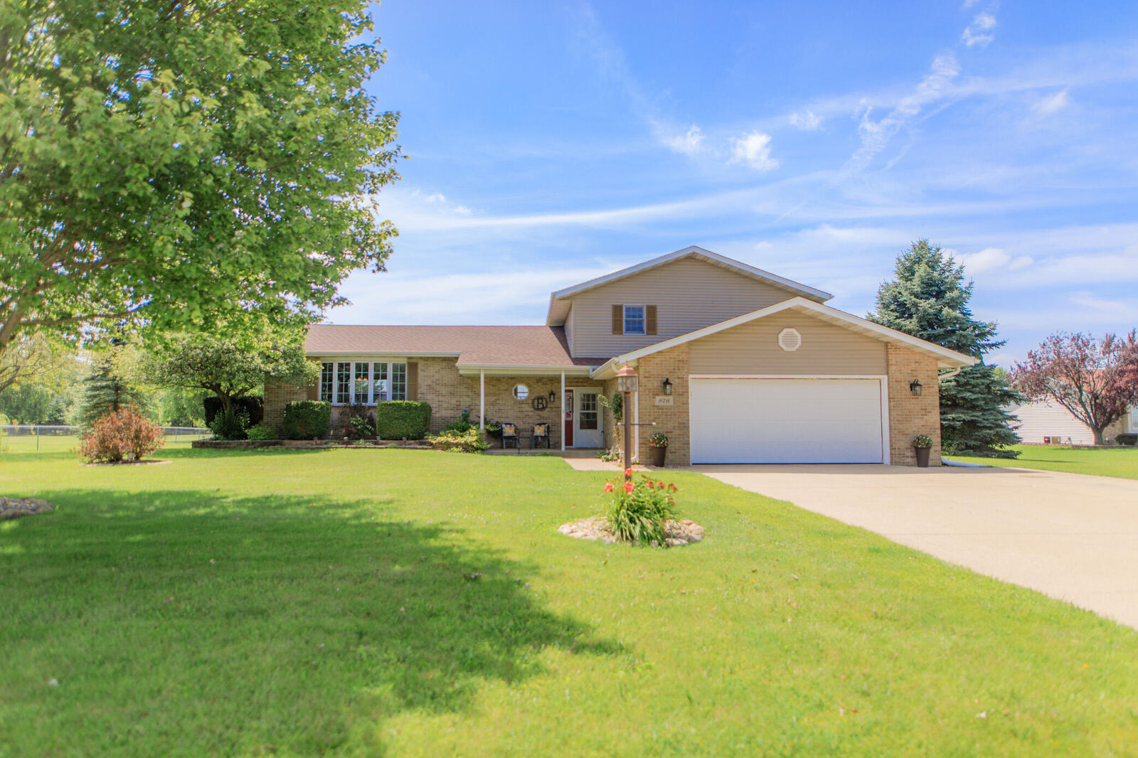 Property Photo:  10216 New Hampshire Street  IN 46307 