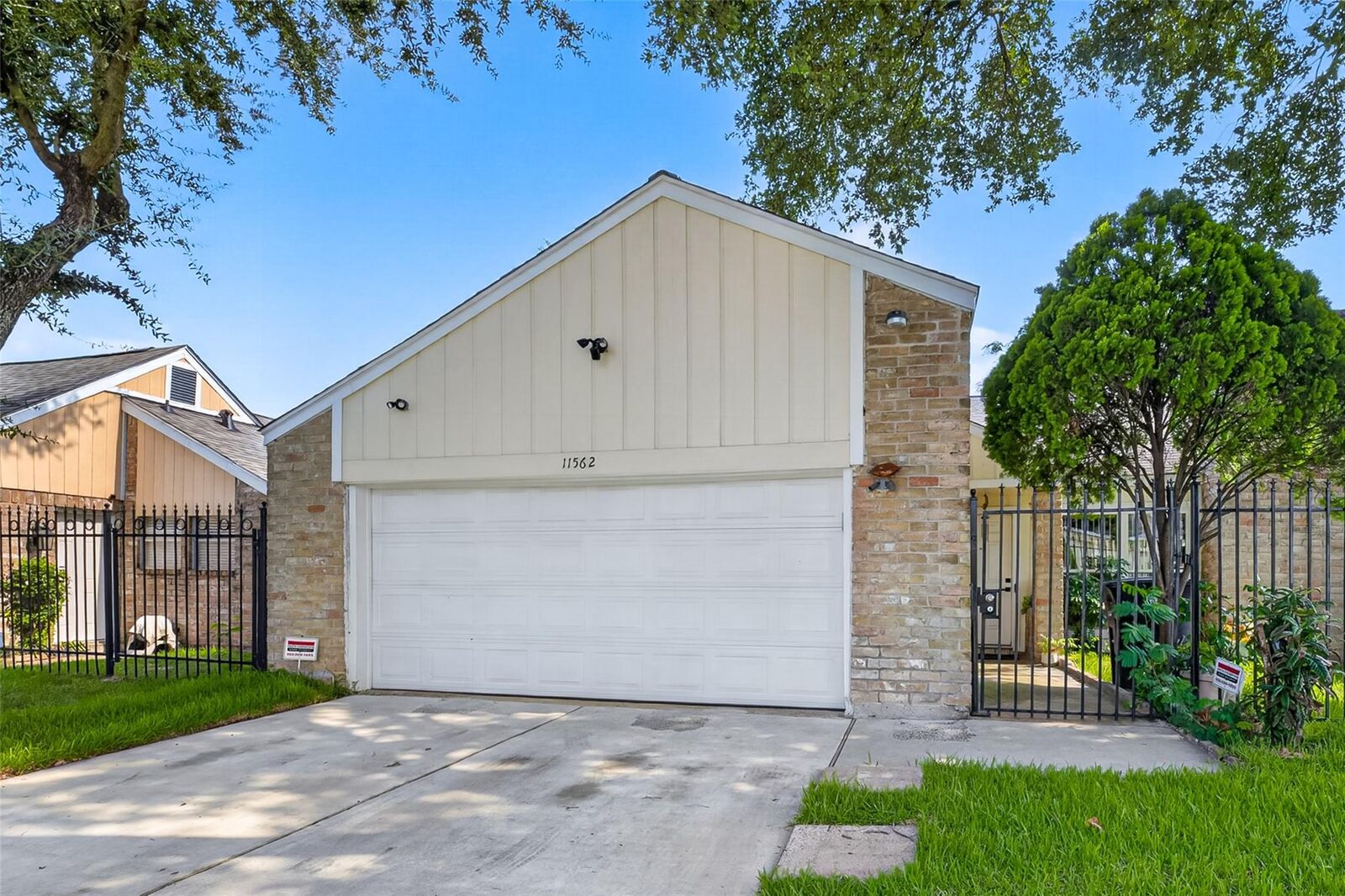 Property Photo: 11562 Bellspring Drive TX 77072