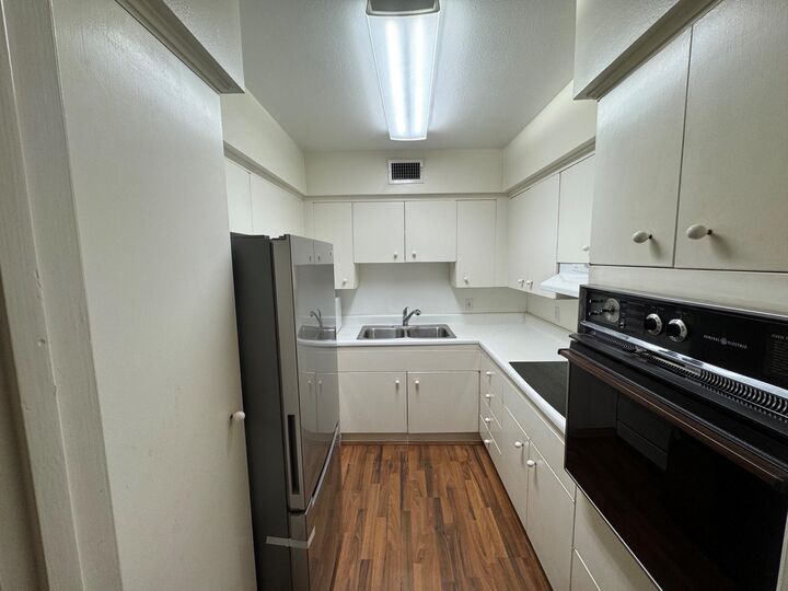 Property Photo: 2600 Bellefontaine Street A18 TX 77025