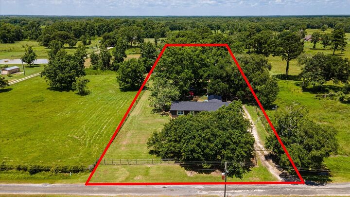 Property Photo:  384 County Road 2046  TX 77564 