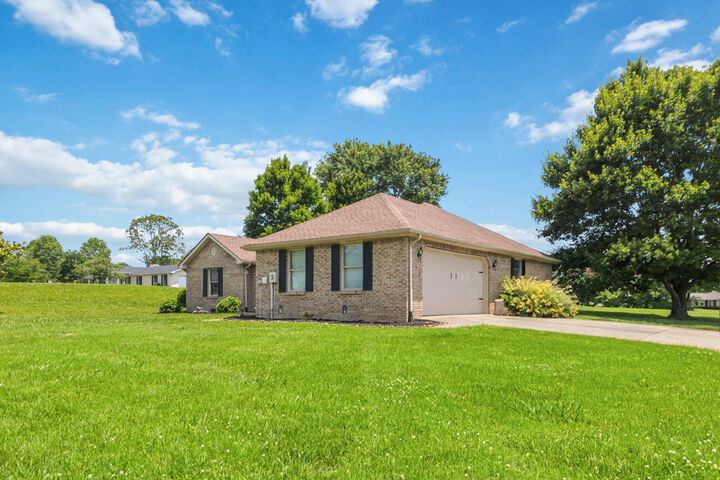 Property Photo: 17 Enchanted Court KY 42503
