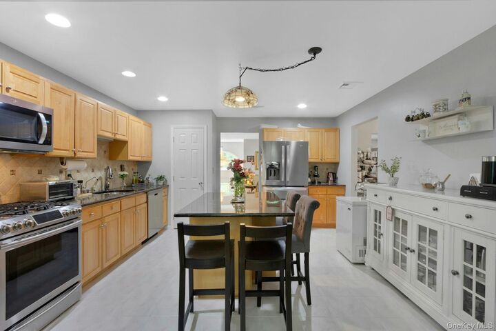 Property Photo:  19 Flower Lane  NY 10989 