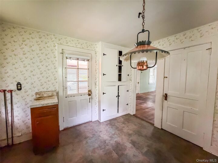Property Photo:  126 S Quaker Lane  NY 12538 
