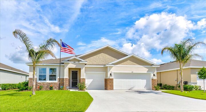 Property Photo:  345 E Merimont Lane  FL 32174 