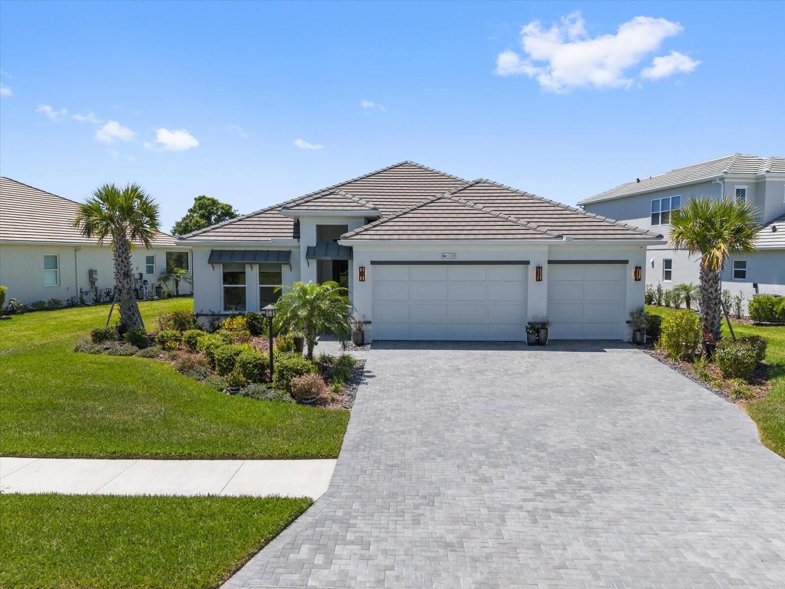 Property Photo: 729 Tailwind Place FL 34240