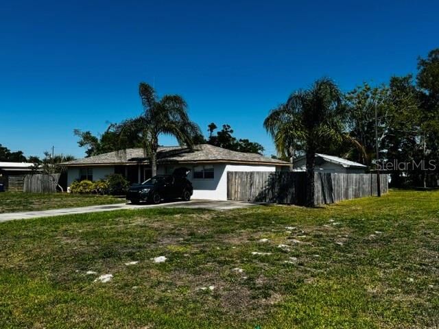 Property Photo:  308 Linden Drive  FL 34222 