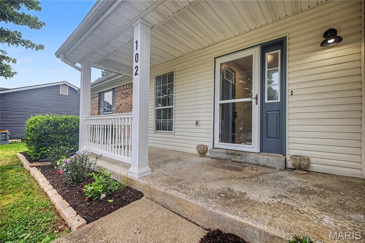 Property Photo:  102 Rockaway Drive  MO 63368 