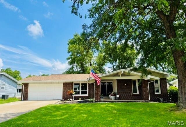 Property Photo:  741 Lamplight Lane  MO 63042 