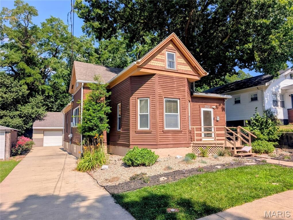 Property Photo:  1809 Clawson Street  IL 62002 