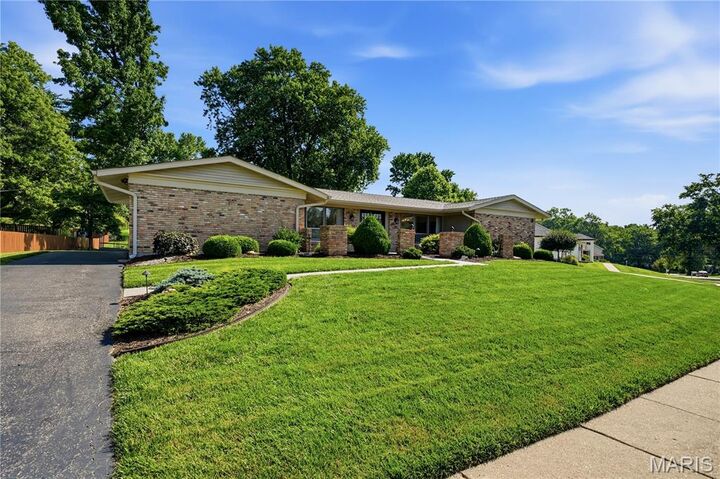 Property Photo: 14483 Eddington Drive MO 63017