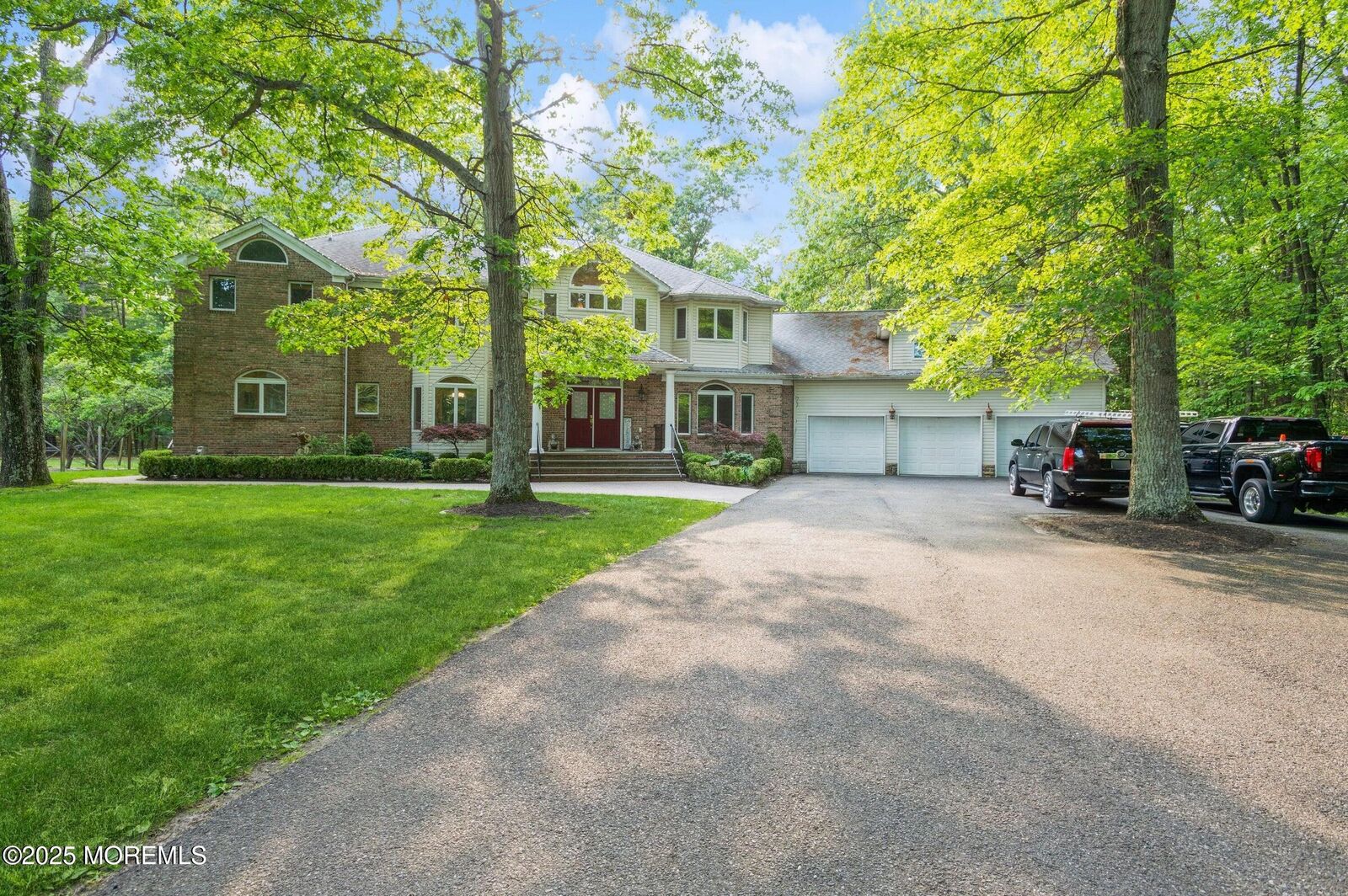 Property Photo:  5 Ramapo Court  NJ 07722 